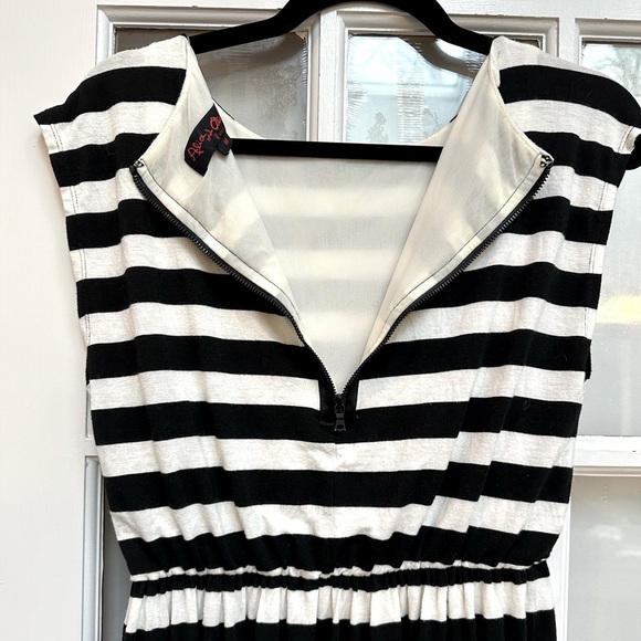 Alice and Olivia by Stacey Bendet Black White Striped Dress Size Medium - Picture 4 of 12